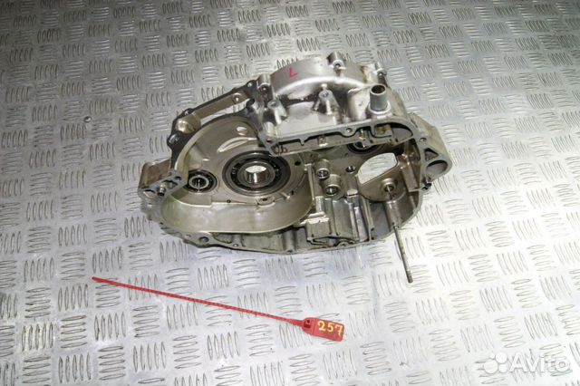 Картер левый Kawasaki D-Tracker