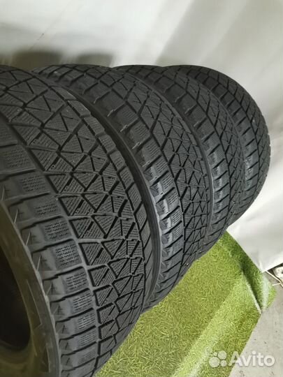 Bridgestone Blizzak DM-V2 255/55 R19