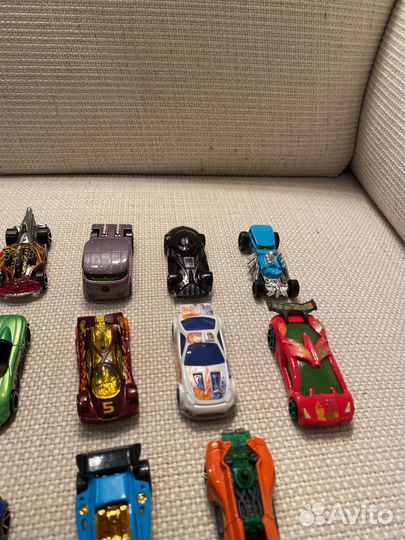 Машинки Hot wheels разные