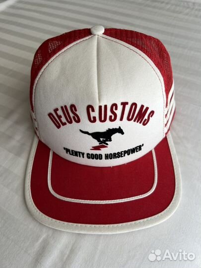 Кепка deus ex machina