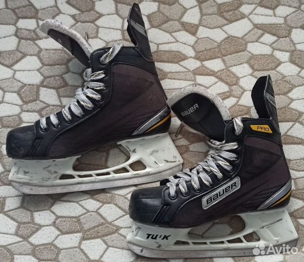 Коньки хоккейные