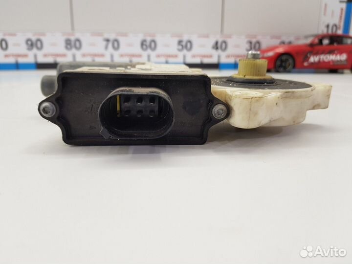 Моторчик стеклоподъемника задний правый (BMW X3)