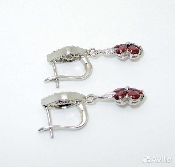 Серебряные серьги с гранатами