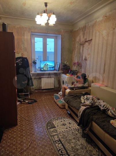 Доля в 2-к. квартире, 46 м², 2/3 эт.