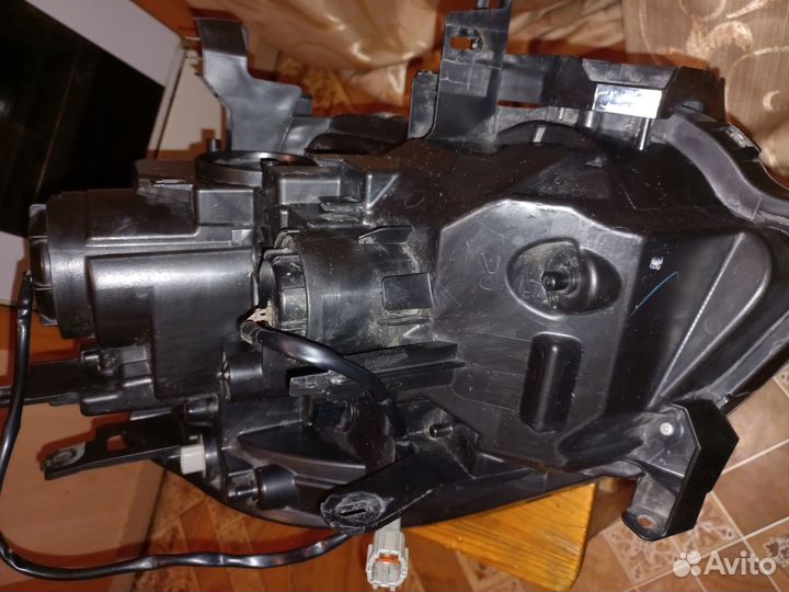 Фара правая Nissan Xtrail Т31 2011