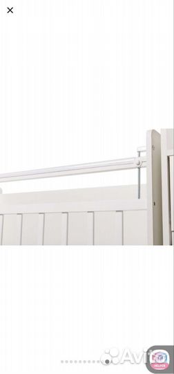 Детская кроватка и комод