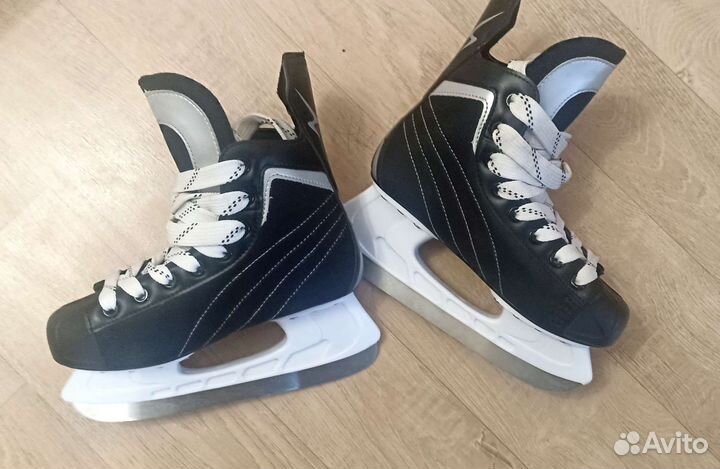 Коньки хоккейные