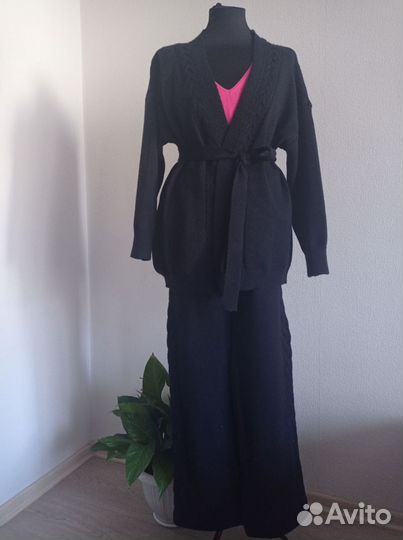 Костюм вязаный