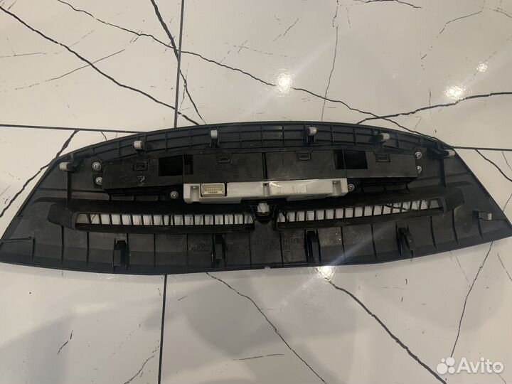 Тойота камри 40 накладка с часами