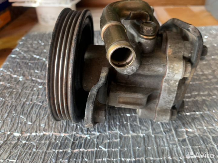 Насос гидроусилителя nissan