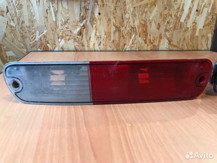 Фонарь в задний бампер Mitsubishi Pajero V75W