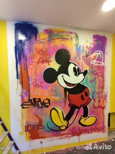 Художник граффити и аэрография