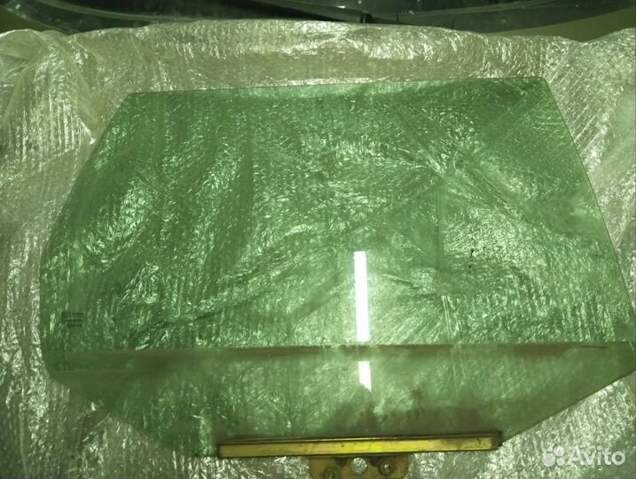 Стекло задней двери ваз 2111