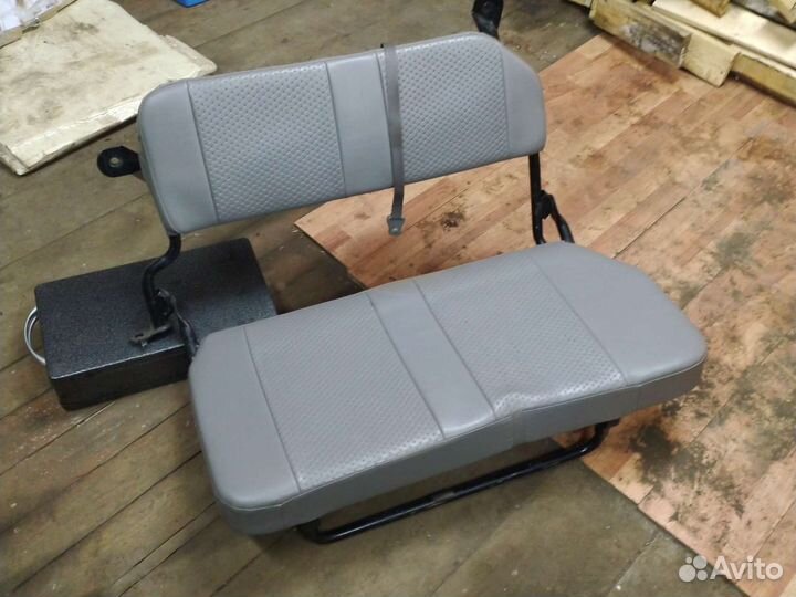 Сиденье третий ряд land cruiser 105