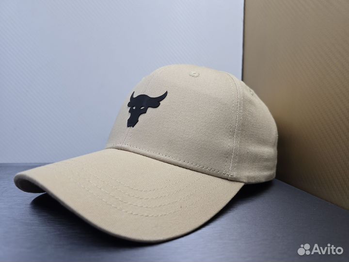 Бейсболка мужская Under Armour бежевая