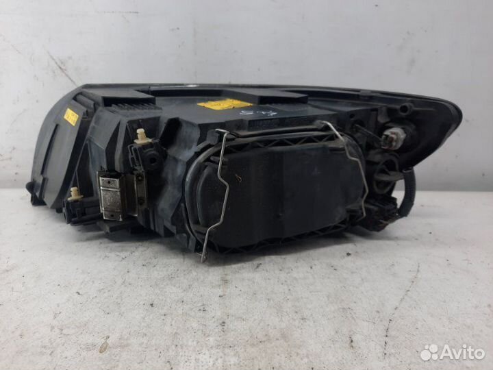 Фара передняя правая Volvo S40 седан 2.4 B5244S