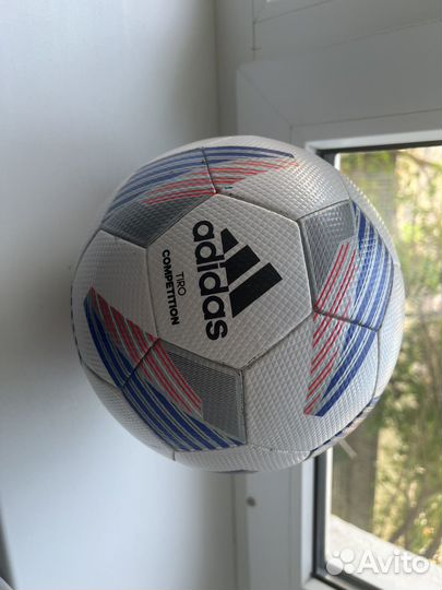 Футбольный мяч adidas tiro competition