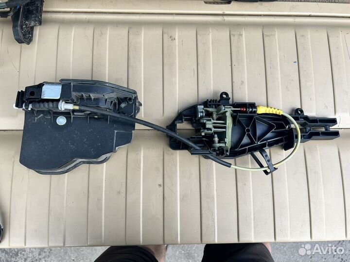 Замок задней правой двери BMW X5 E70