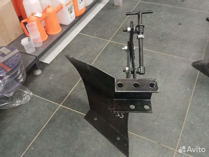 Плуг, окучник, сцепка на мотоблок