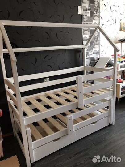 Кровать домик детская