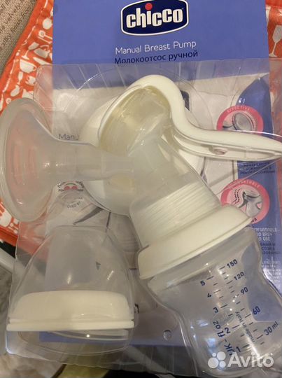 Молокоотсос ручной Chicco Natural Feeling с бутыло
