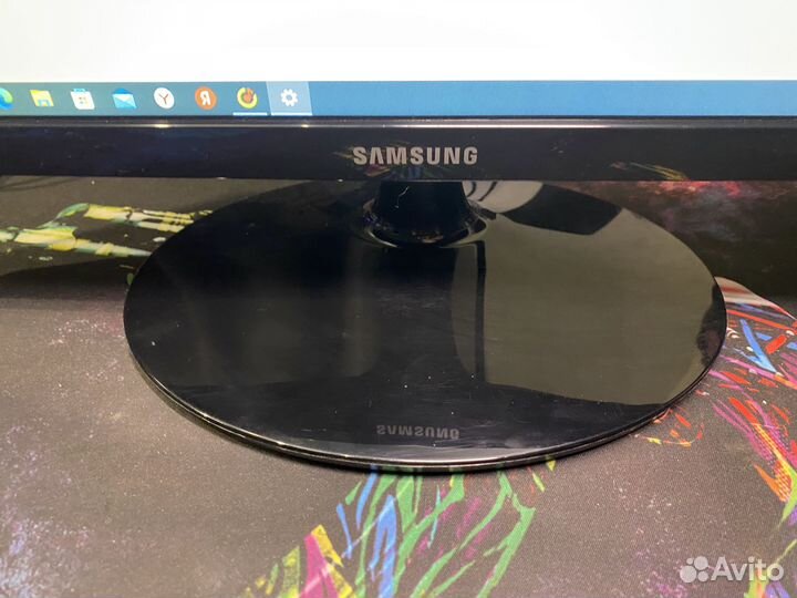 Монитор Samsung