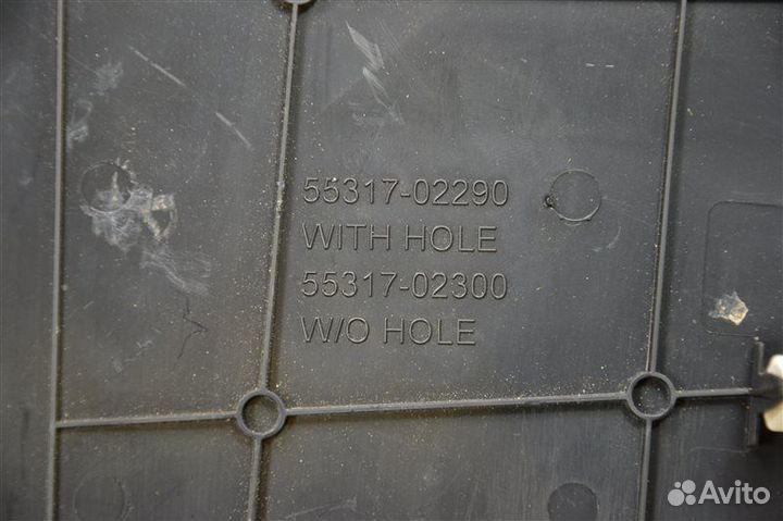 Накладка (кузов внутри) правая Toyota Auris