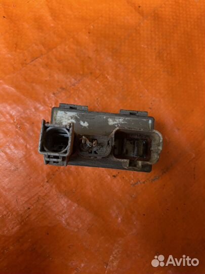 Реле вентилятора volvo 850