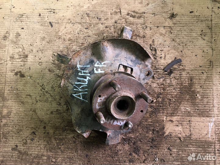 Hyundai accent кулак поворотный