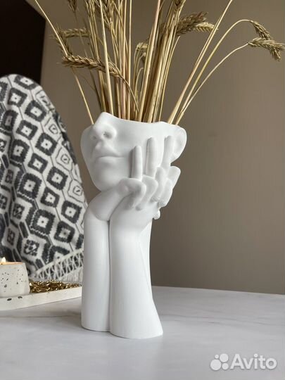 Декоративное кашпо ваза