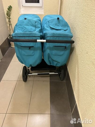 Коляска для двойни bumbleride