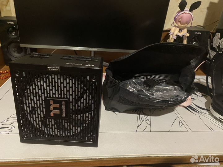 Блок питания thermaltake 750 w Gold