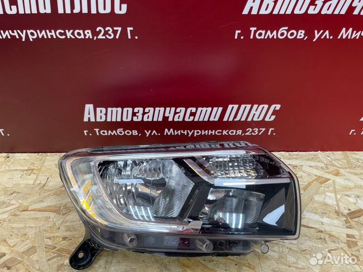 Фара передняя правая Renault Sandero Stepway