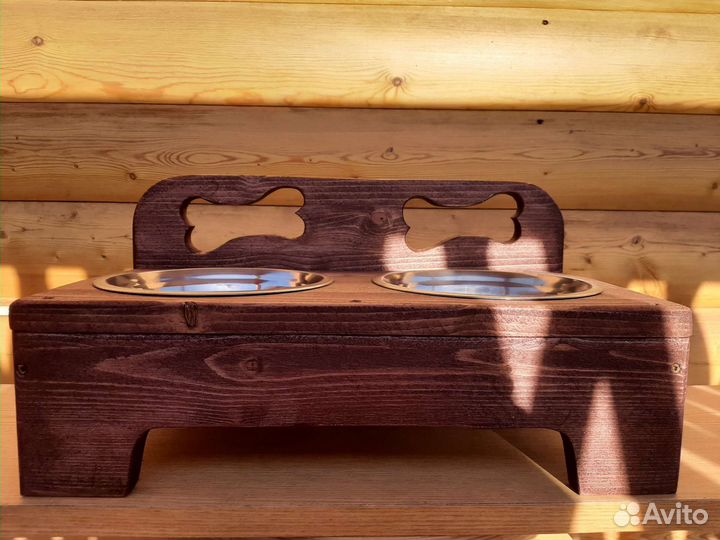 Подставка для кормления собак