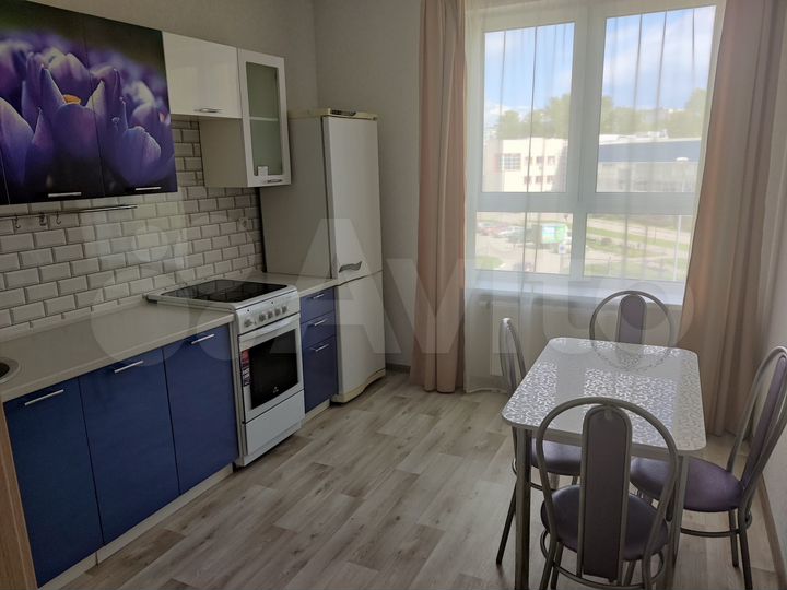 2-к. квартира, 56 м², 3/17 эт.