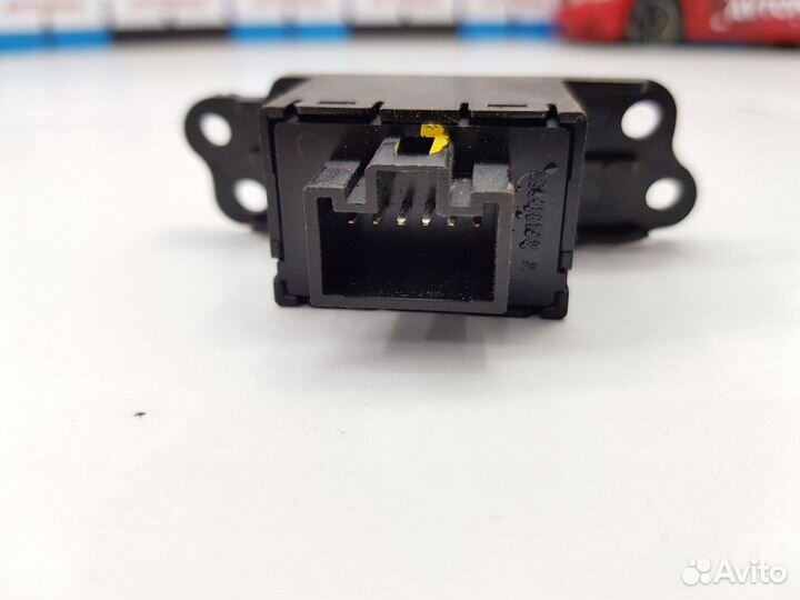 Кнопка аварийной сигнализации (Kia Cerato)