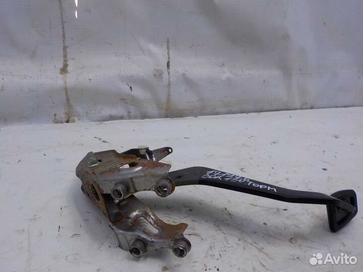 Педаль тормоза Toyota Corolla 150