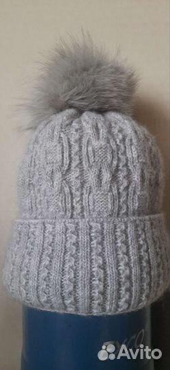 Шапка с натуральным помпоном