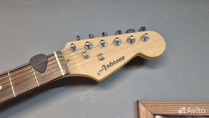 Электро гитара Ashtone