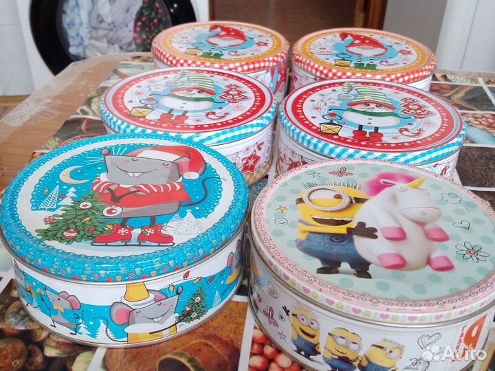 Жестяная банка для сыпучих продуктов