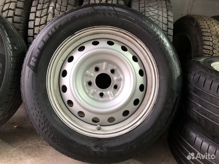 Kapsen Rassurer K737 215/60 R16