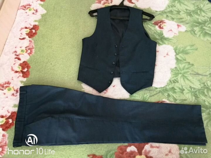 Школьный костюм