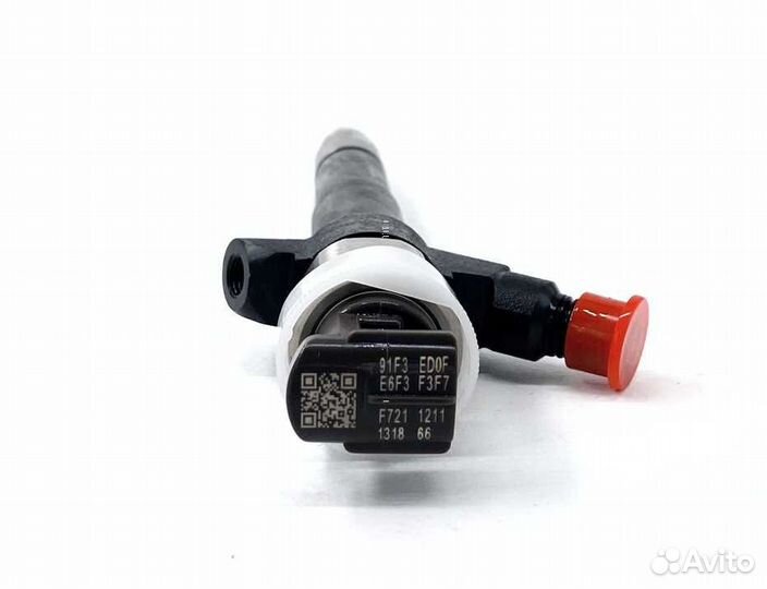 Форсунка топливная 095000-5760 (1465A054) Аналог