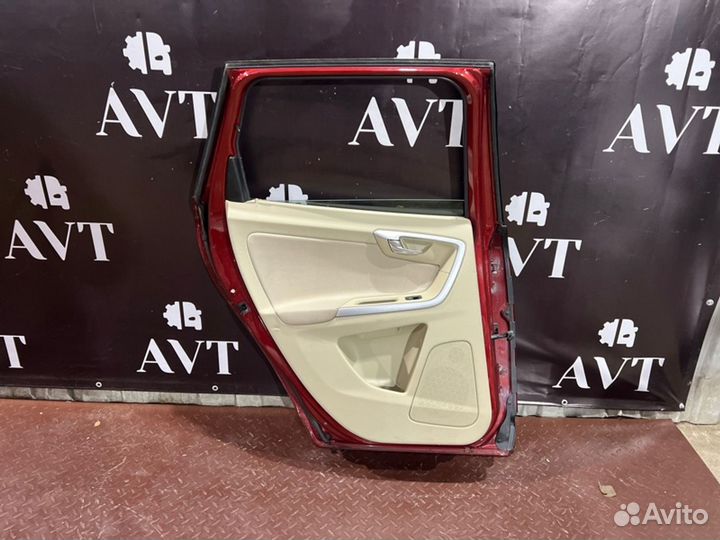 Дверь боковая задняя левая Volvo Xc60