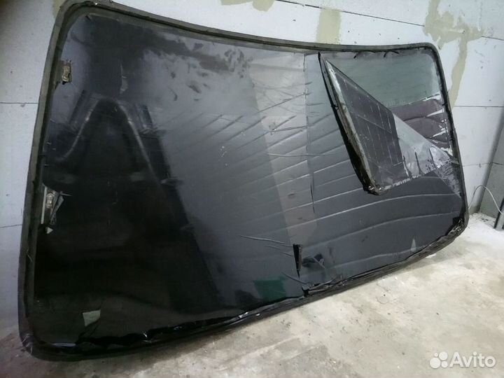 Стекло заднее Nissan Sunny (B14) viii рестайлинг