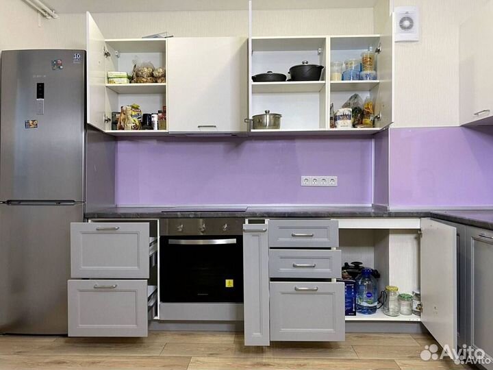 Современная кухня на заказ с островом