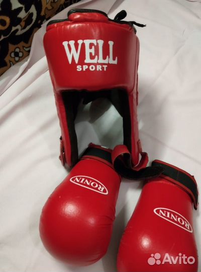 Перчатки и шлем