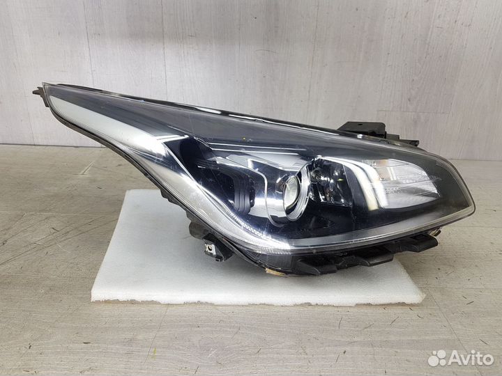 Фара правая Kia Rio