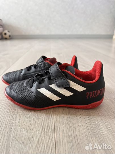 Бутсы adidas predator 35 размер (маломерят)