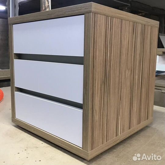 Тумба с ящиками